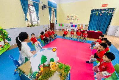 Dạy trẻ kỹ năng chào củanhóm trẻ 25-36 tháng tuổi B